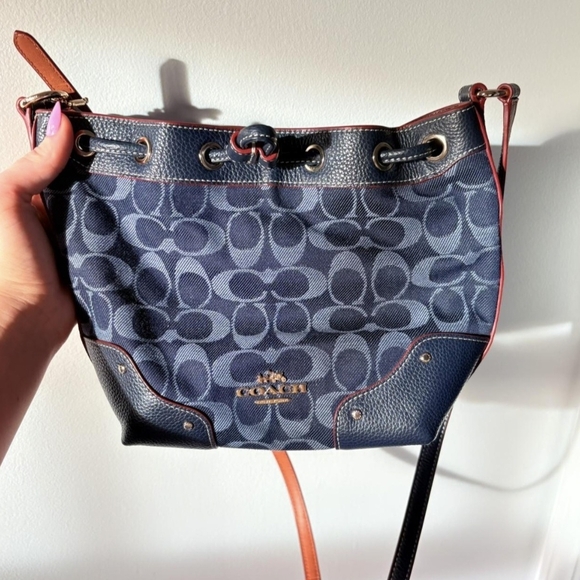 Coach Baby Mickie Drawstring Shoulder Bag in Signature Denim Jacquard - Picture 2 of 8